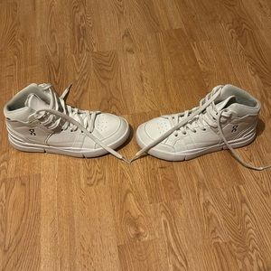 THE ROGER Clubhouse Mid